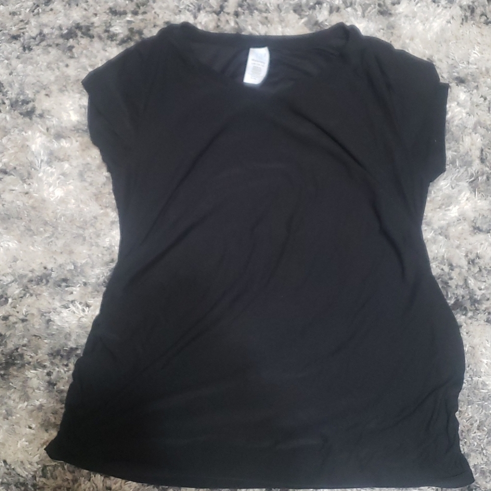 Maternity Vneck shirt in large